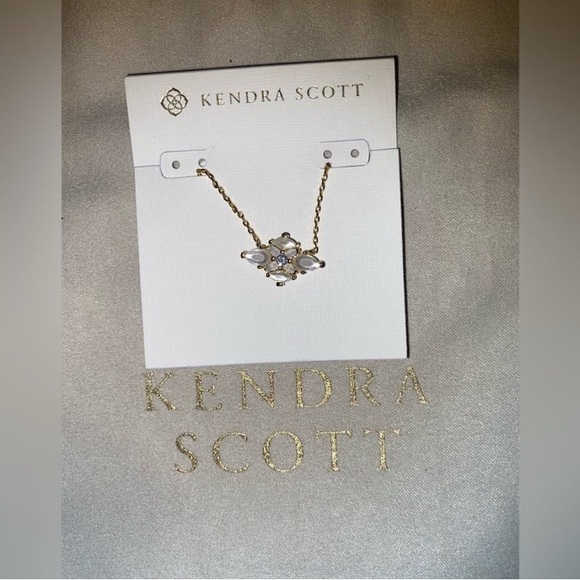 Kendra Scott Jewelry - BNWT Kendra Scott Gold Abbie Crystal Nexklace in Neutral Mix $85